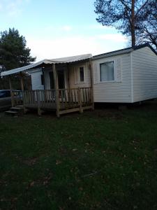 Clădirea în care este situat/ăcampingul