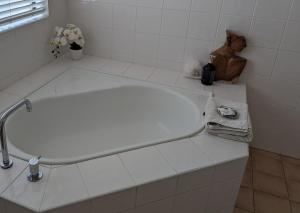 Ένα μπάνιο στο Beachside Chateau West Busselton +13 φωτογραφίες