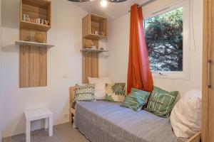 เตียงในห้องที่ Family's Dream P16 La Marina +18 ภาพ