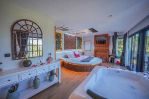 Кровать или кровати в номере Ramitos Hotel