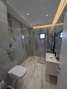 Et badeværelse på Zenith DM 2 Otopeni Airport & Therme