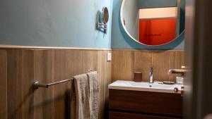 O baie la Alloggio del 1400 in centro storico +25 fotografii