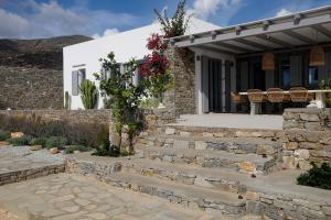 Το κτήριο όπου στεγάζεται  η παραθεριστική κατοικία