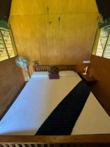 Pidurangala View Treehouse房間的床