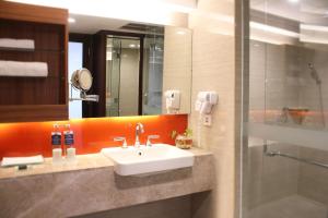 Koupelna v ubytování Hotel Santika Premiere Semarang