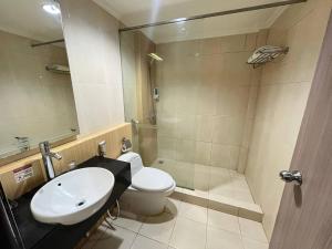 Koupelna v ubytování Manise Hotel