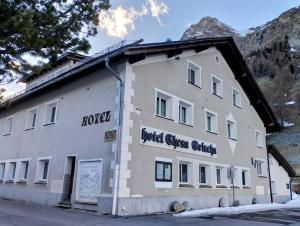 Nespecifikovaný výhled na hory nebo výhled na hory při pohledu z hotelu