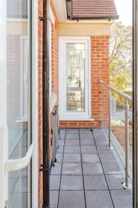 Μπαλκόνι ή βεράντα στο The Chic Nexus Apartment 2023 New-Build