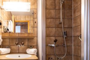 Koupelna v ubytování Hotel Chesa Grischa