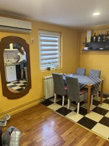 Kuchyň nebo kuchyňský kout v ubytování Apartmane Savic