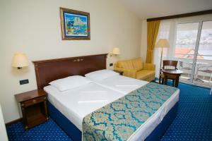 パグにあるHotel Meridijan - depandansa hotela Pagusのギャラリーの写真 +18枚の写真