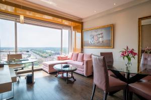 Renaissance Lucknow Hotel, Gomti Nagar的休息区