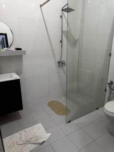 Bagno di La Baraka, extravagant villa for 8 with pool in Saly