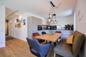 Η κουζίνα ή μικρή κουζίνα στο Ferienwohnung Karwendelblick No9 +39 φωτογραφίες
