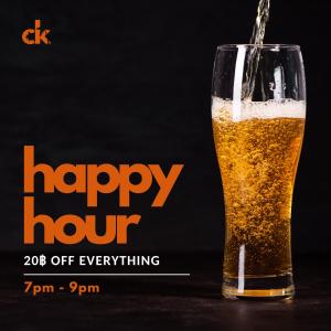 un bicchiere di birra versato durante un happy hour di CK Hostel a Ko Tao