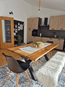 Afbeelding uit fotogalerij van Apartment near the sea-self check-in in Podstrana