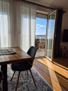 Afbeelding uit fotogalerij van Apartment near the sea-self check-in in Podstrana