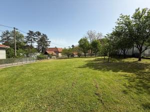 Taman di luar Rustika Koviljača