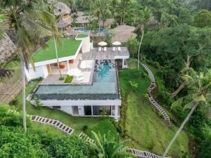 Πισίνα στο ή κοντά στο Treetop Vibes - Designer Villa Overlooking Ubuds Green Canyon