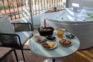 Comida en o cerca de este hotel