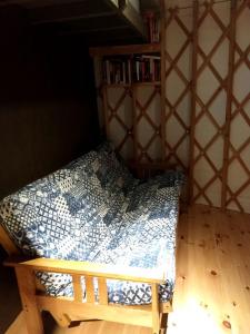 Postel nebo postele na pokoji v ubytování Beautiful Yurt with Breathtaking Views in Livingston Manor, New York