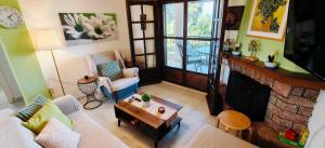Χώρος καθιστικού στο Golden Summer Apartment