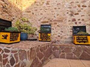 Fotografie z fotogalerie ubytování Casa rural rústica "EL COLMENAR" para parejas, familias o amigos a la montaña v destinaci Chóvar