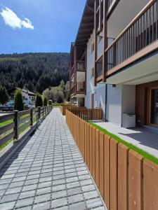 Το κτήριο όπου στεγάζεται  το διαμέρισμα