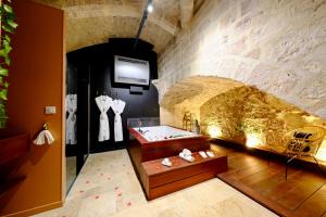 Fotografie z fotogalerie ubytování L'Autel La Crypte Mystérieuse de Rouen - sauna & balnéo v destinaci Rouen