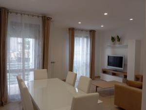 TV a/nebo společenská místnost v ubytování B&B Guesthouse La Casetta Di Sutri sulla Francigena