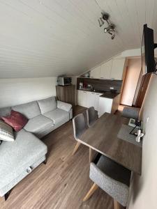 Posedenie v ubytovaní Alpenrose