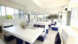 Restaurace v ubytování Coron Bluewave Hotel