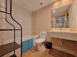 A bathroom at Lomas del Mar 5 Bajo
