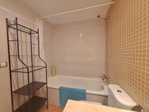 A bathroom at Lomas del Mar 5 Bajo