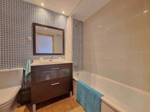 A bathroom at Lomas del Mar 5 Bajo