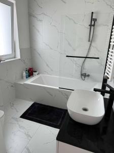 Gallery image of Apartament 5 in Kobylniki +9 photos