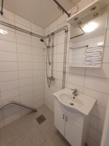 Koupelna v ubytování 2 sovrum 3 bäddar 3 sovplatser