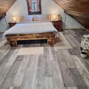 Ένα ή περισσότερα κρεβάτια σε δωμάτιο στο Wine Hill House Trsek