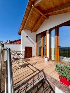 Balkón nebo terasa v ubytování Tringa Guesthouse - Mrizi i Zanave