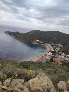 Foto dalla galleria di Porto Kagio Villa beach a Akhíllion