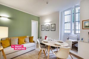 Brignole de Ferrari Refined Home by Wonderful Italy tesisinde bir oturma alanı