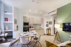 Brignole de Ferrari Refined Home by Wonderful Italy tesisinde mutfak veya mini mutfak