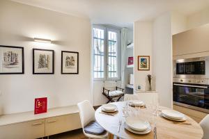 Brignole de Ferrari Refined Home by Wonderful Italy tesisinde mutfak veya mini mutfak +4 fotoğraf