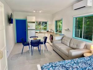 Χώρος καθιστικού στο Self contained cozy studio near the beach and boat club