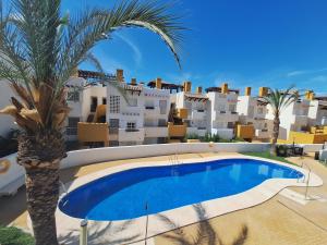 The swimming pool at or close to Lomas del Mar 5 Bajo