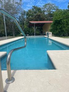 Bazén v ubytování Casa Fofo Family house San Carlos 8 pers nebo v jeho okolí