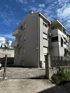 Budova, v ktorej sa apartmán nachádza