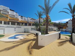 The swimming pool at or close to Lomas del Mar 5 Bajo
