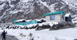 Slice of heaven camps chitkul v zimě