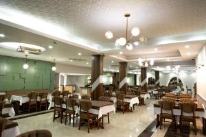 Restaurace v ubytování Acar Hotel